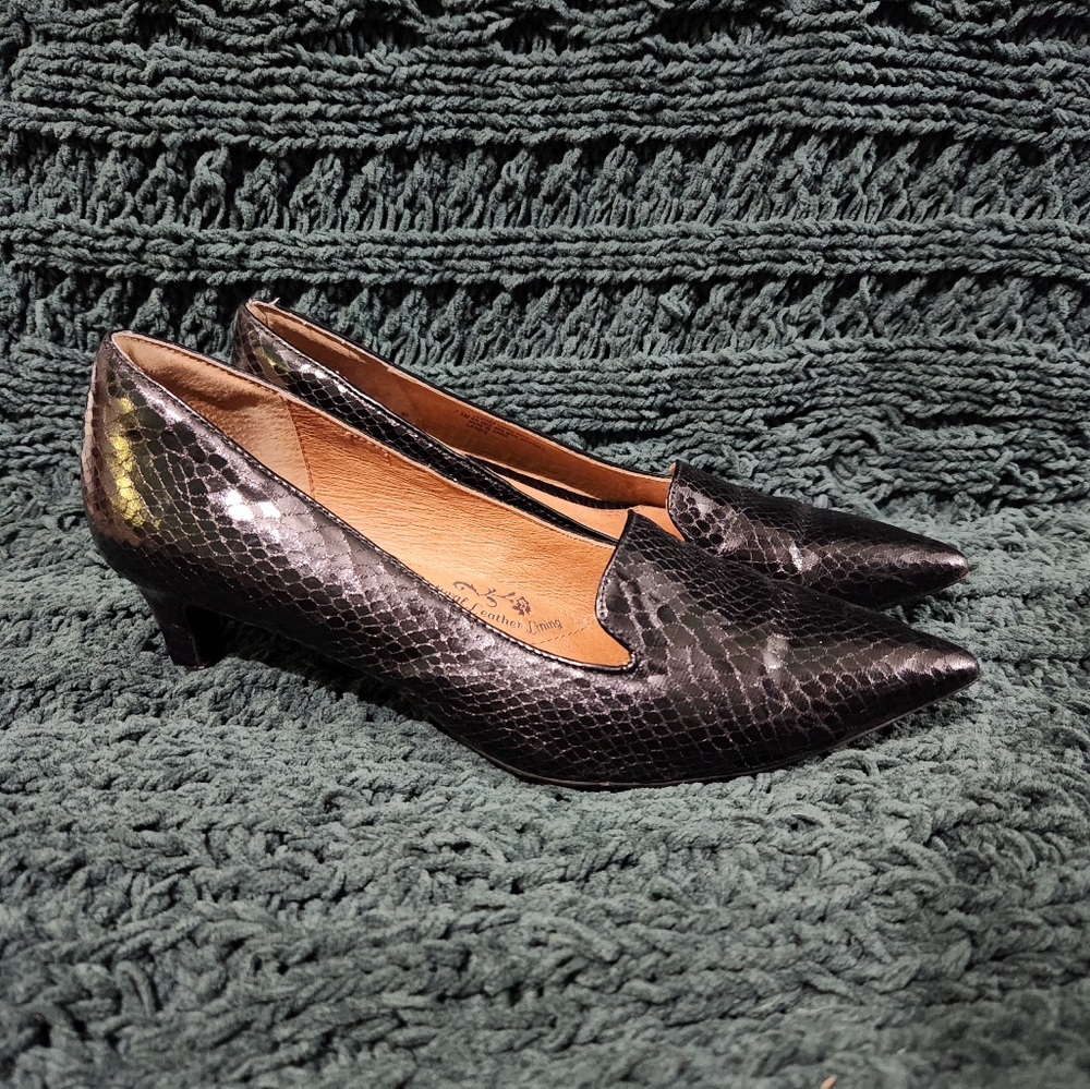 Sofft Black Snakeskin Women's Heels